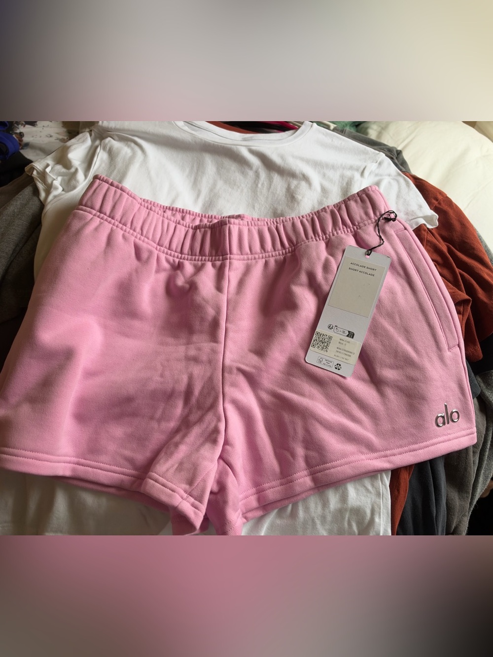 ALO Yoga Accolade Short - Candy Heart Pink size small